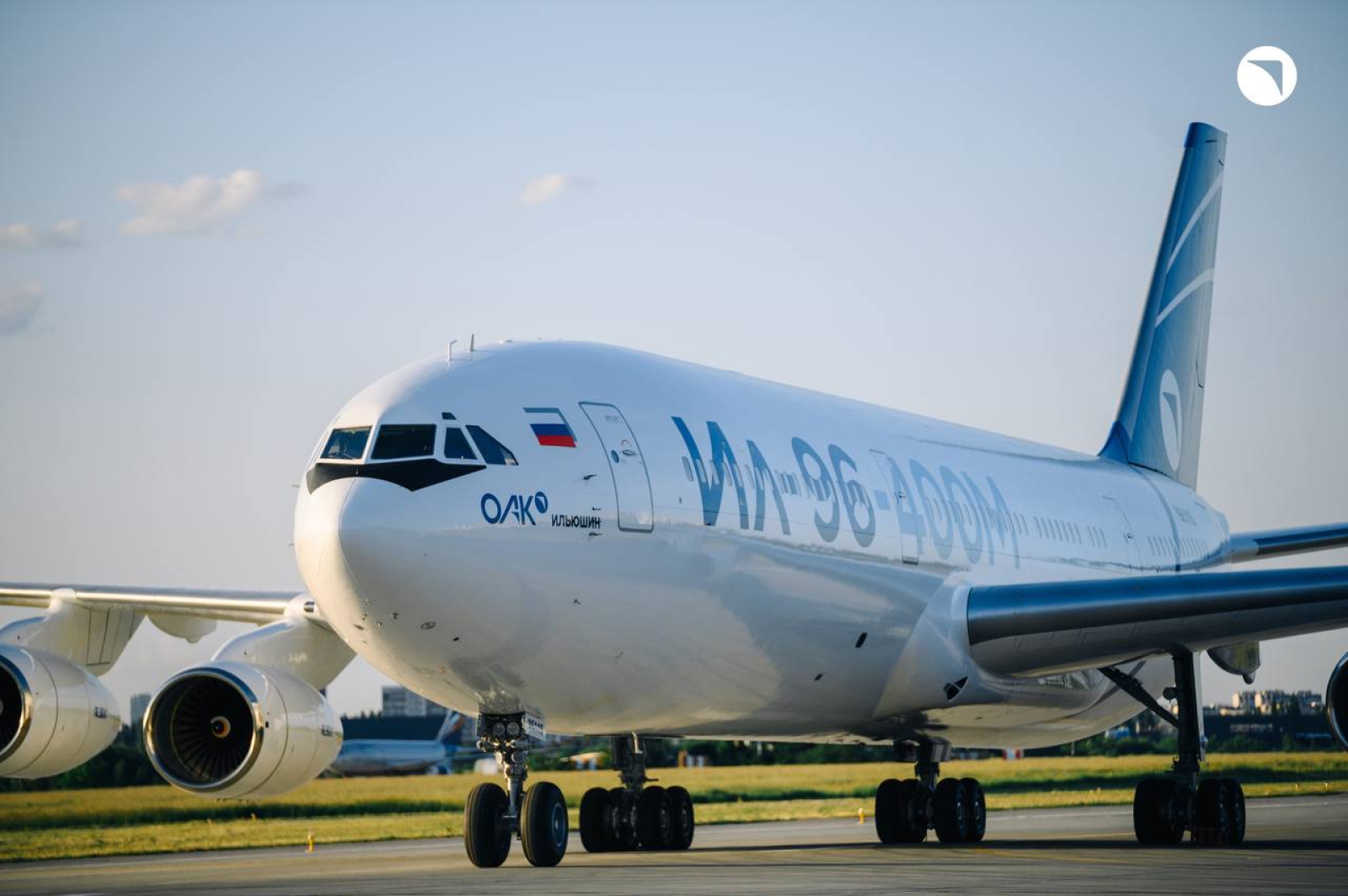 Российский широкофюзеляжный самолет Ил-96-400М