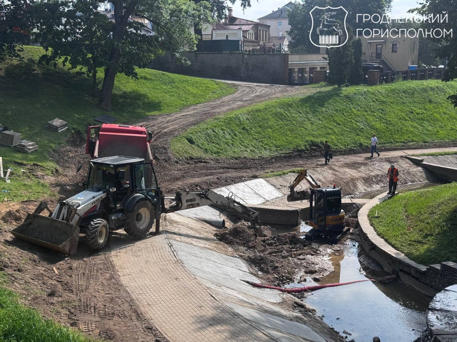 В Гродно продолжают устранять последствия сильного ливня / Источник: Гродненский горисполком