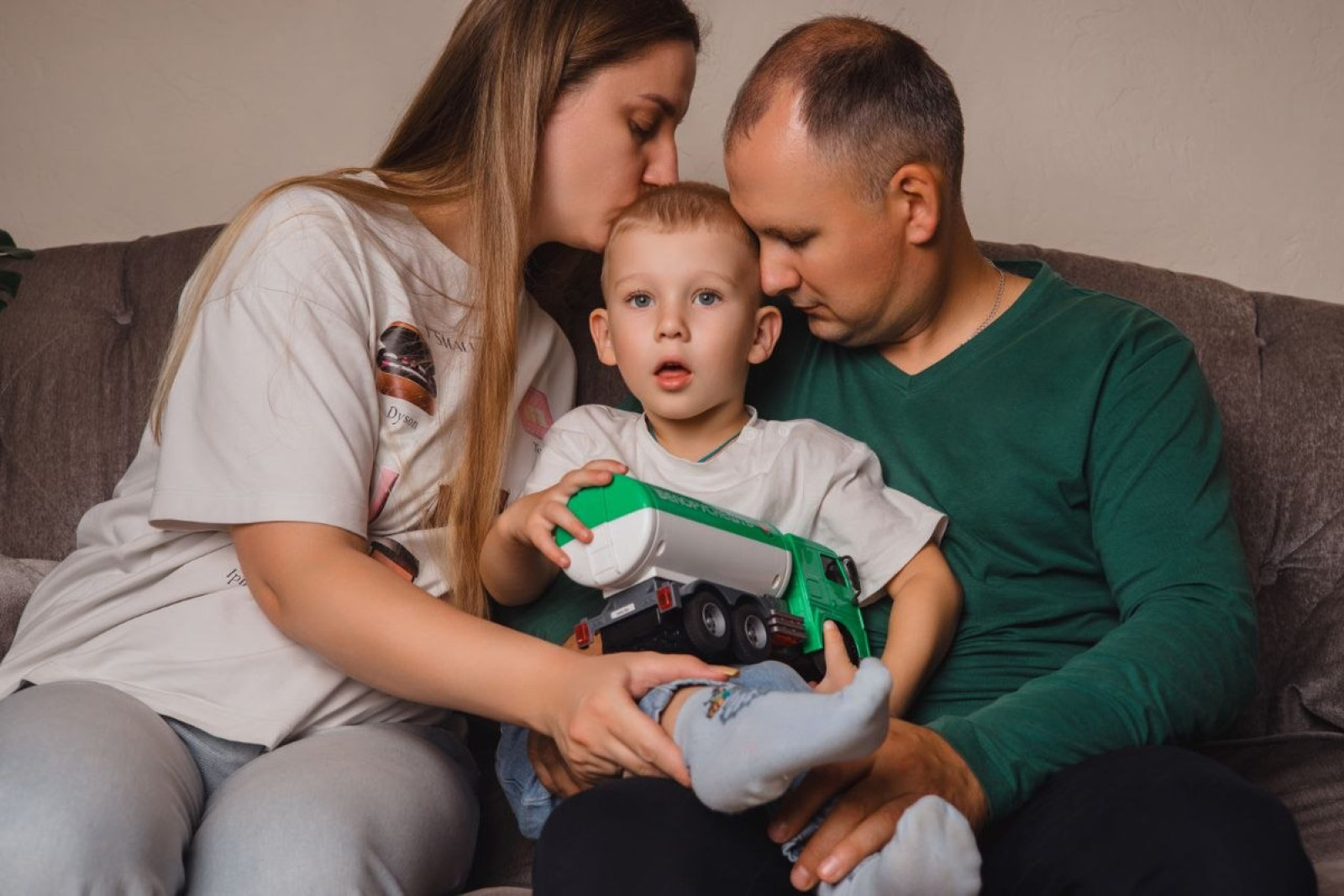 Владислав Гладких со своими родителями