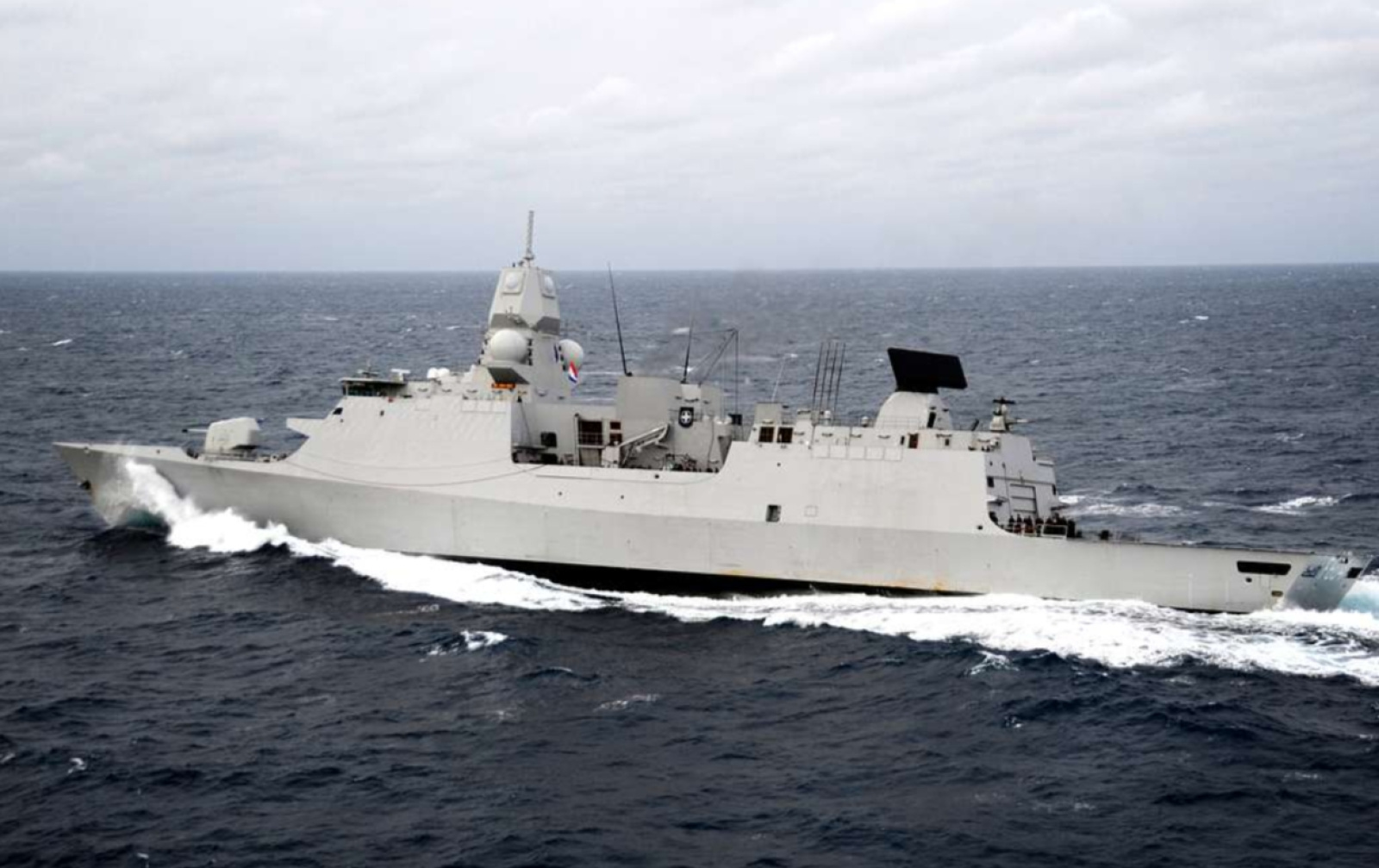 Фрегат Королевских ВМС Нидерландов HNLMS De Ruyter