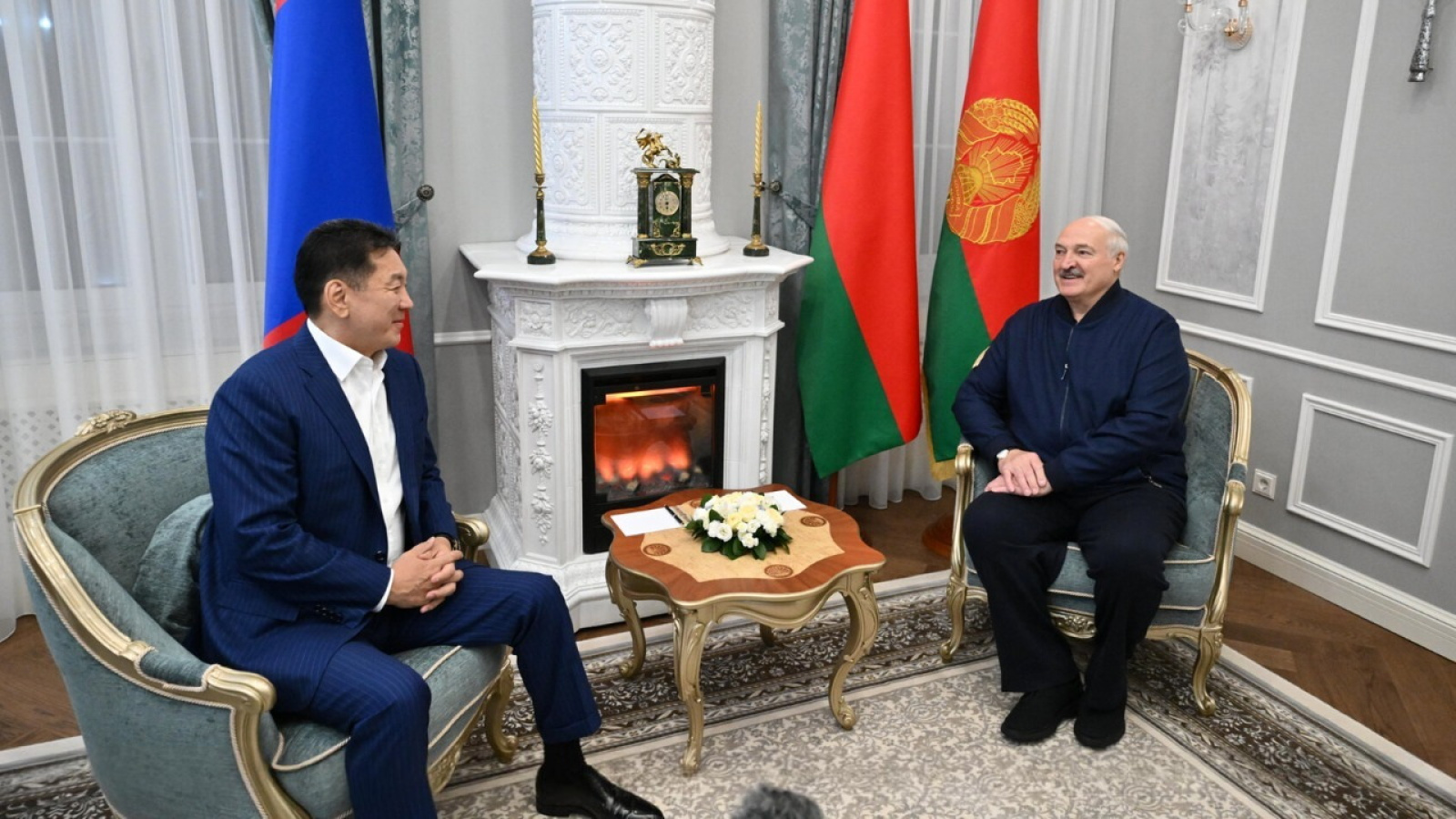 Ухнаагийн Хурэлсух и Александр Лукашенко